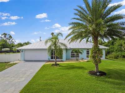9267 Charms Ave Englewood, FL 34224