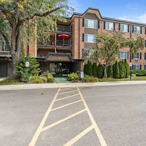 1207 S Old Wilke Rd #406 Arlington Heights, IL 60005