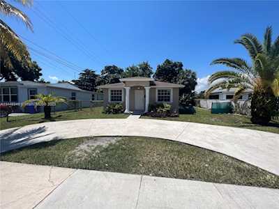 1110 S 28th Ave Hollywood, FL 33020