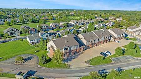 4544 N Thornhill Dr Peoria, IL 61615