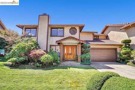 2225 Spyglass Ln El Cerrito, CA 94530
