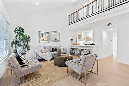 145 Morristown Ln Costa Mesa, CA 92626