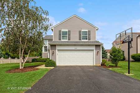 2078 Conway Ln Aurora, IL 60503