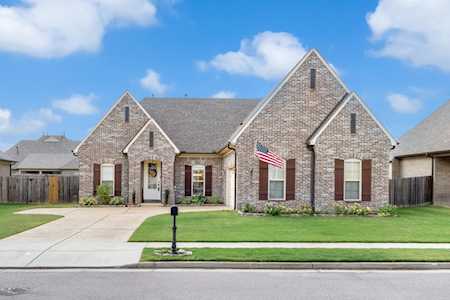 6279 Creekside Lake Dr Arlington, TN 38002