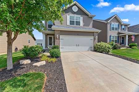 222 Pecan Bluffs Dr Wentzville, MO 63385