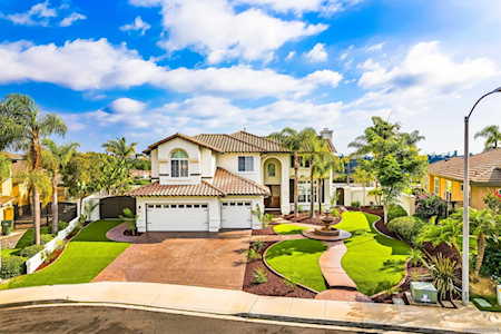 572 Plaza Del Cid Chula Vista, CA 91910