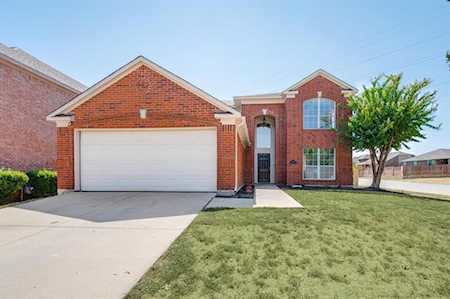 801 Missouri Lane Saginaw, TX 76131