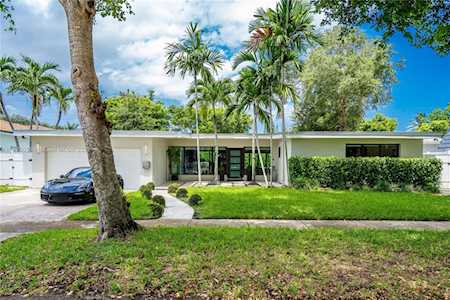 19501 NE 22nd Rd North Miami Beach, FL 33179