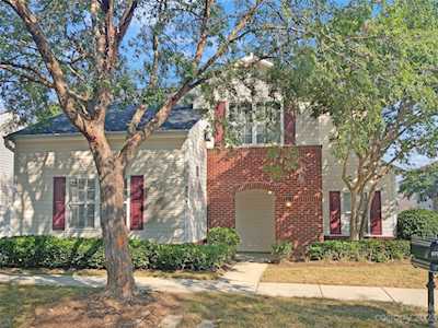 8703 Meadowmont View Dr Charlotte, NC 28269