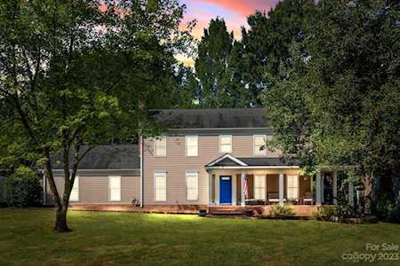 1912 Watlington Dr Charlotte, NC 28270