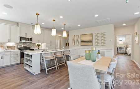 731 Sunharvest Ln Indian Trail, NC 28079