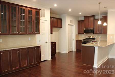 6615 Winterfell Ct Charlotte, NC 28210