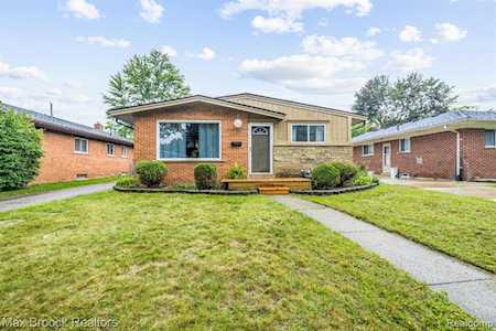 18659 Flamingo Blvd Livonia, MI 48152