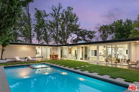 16040 Valley Wood Rd Sherman Oaks, CA 91403