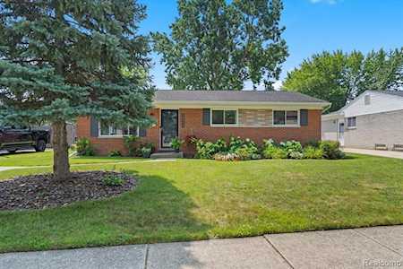 38599 Milton St Westland, MI 48186