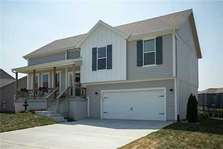 8105 SE Holly Dr Blue Springs, MO 64014