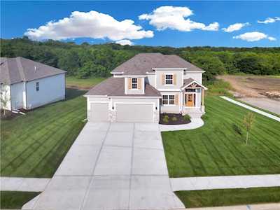 3204 SW Saddlebred Terrace Lee's Summit, MO 64082