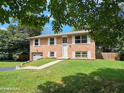 1340 Scotsbury Circle Knoxville, TN 37919