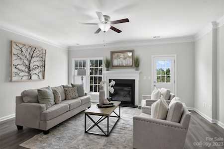9758 Blossom Hill Dr Huntersville, NC 28078