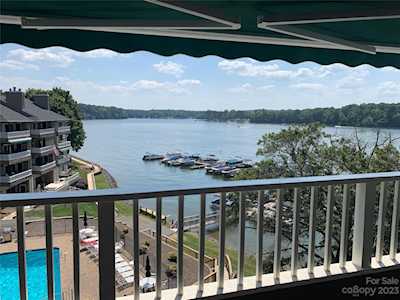 9809 Emerald Point Dr Charlotte, NC 28278