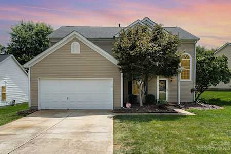 15916 Bubbling Branch Ln Charlotte, NC 28273