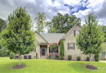 16518 Crosshaven Dr Charlotte, NC 28278