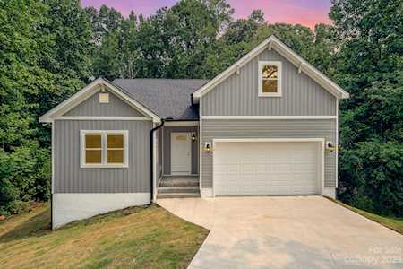 112 Pinebluff Ct Mount Holly, NC 28120