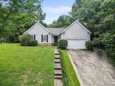 3330 Crescent Knoll Dr Matthews, NC 28105