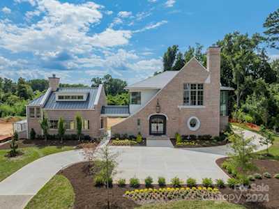 8010 Litaker Manor Ct Charlotte, NC 28270