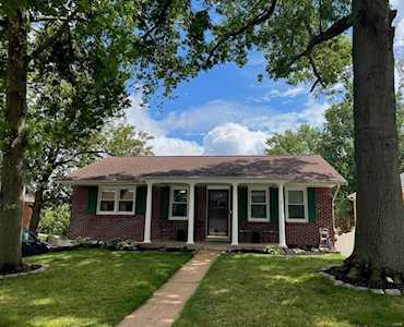 9774 Hale Dr St Louis, MO 63123