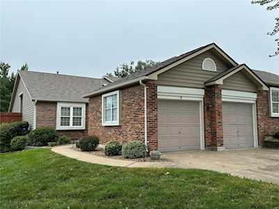 9 Kemper Ct Lake St Louis, MO 63367