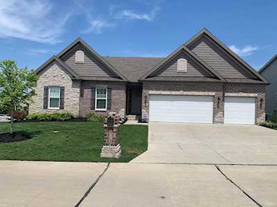 501 Upper Ridgepointe Ct Lake St Louis, MO 63367