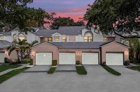 9811 NW 1st Ct #9811 Plantation, FL 33324