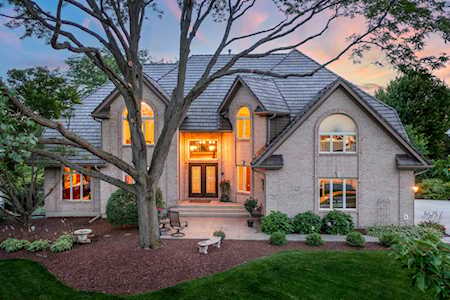 1235 Hamilton Ln Naperville, IL 60540