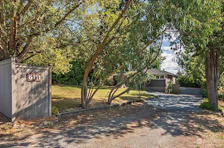 6111 S 124th St Seattle, WA 98178