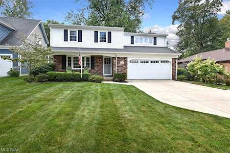 28805 Northfield Rd Bay Village, OH 44140
