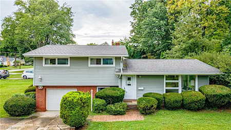 23786 Smith Ave Westlake, OH 44145