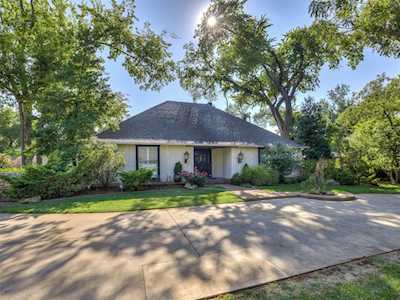 2932 Brush Creek Rd Oklahoma City, OK 73120