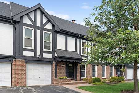 825 Garfield Ave Libertyville, IL 60048