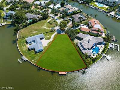 1844 Hurricane Harbor Ln Naples, FL 34102