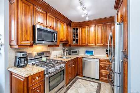 8 Bryant Crescent #2N White Plains, NY 10605