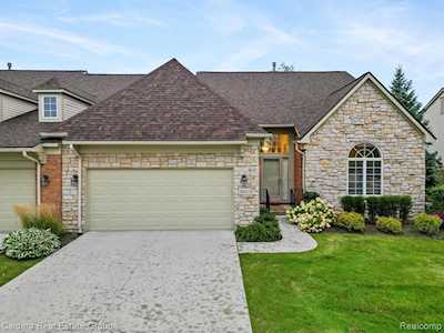 26323 Valhalla Dr #30 Farmington Hills, MI 48331