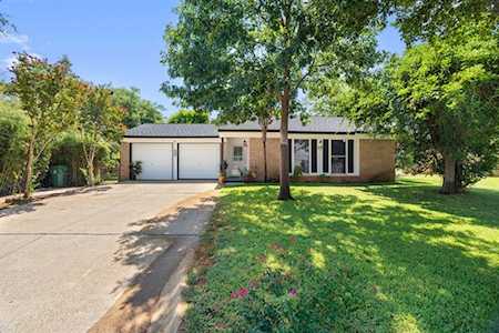702 Melbourne Drive Arlington, TX 76012