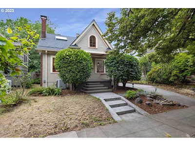 3416 SE Washington ST Portland, OR 97214