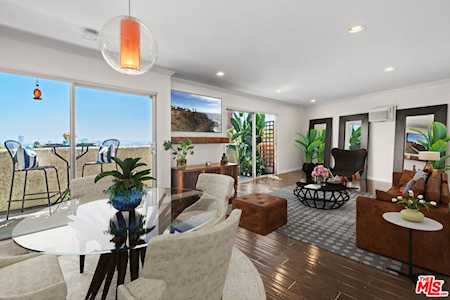 8400 De Longpre Ave #215 West Hollywood, CA 90069