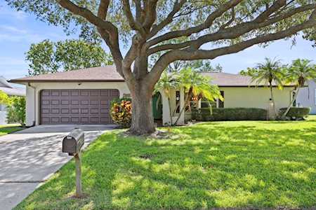 2104 Swan Ln Safety Harbor, FL 34695
