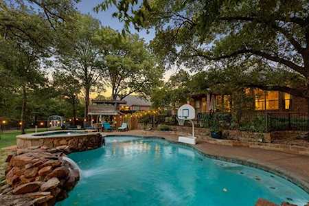 284 Texoma Drive Hickory Creek, TX 75065