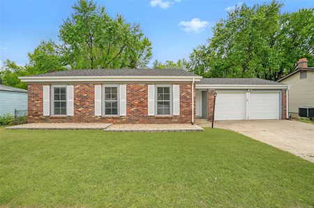 130 Oak Dr St Peters, MO 63376