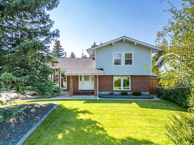12735 Bonaventure Dr SE Calgary, AB T2J 4T9