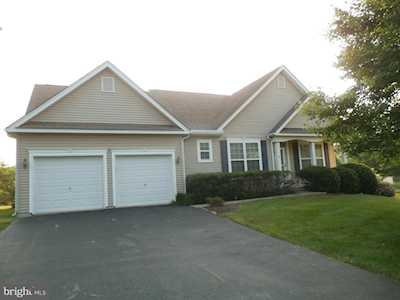 414 Westview Dr Avondale, PA 19311
